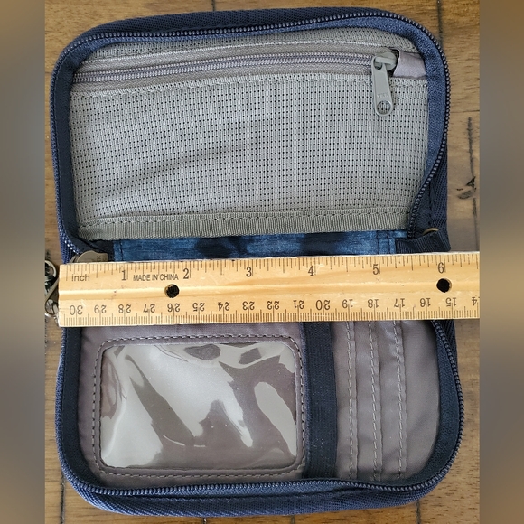 Eddie Bauer Travex Travel Wallet - Picture 6 of 9